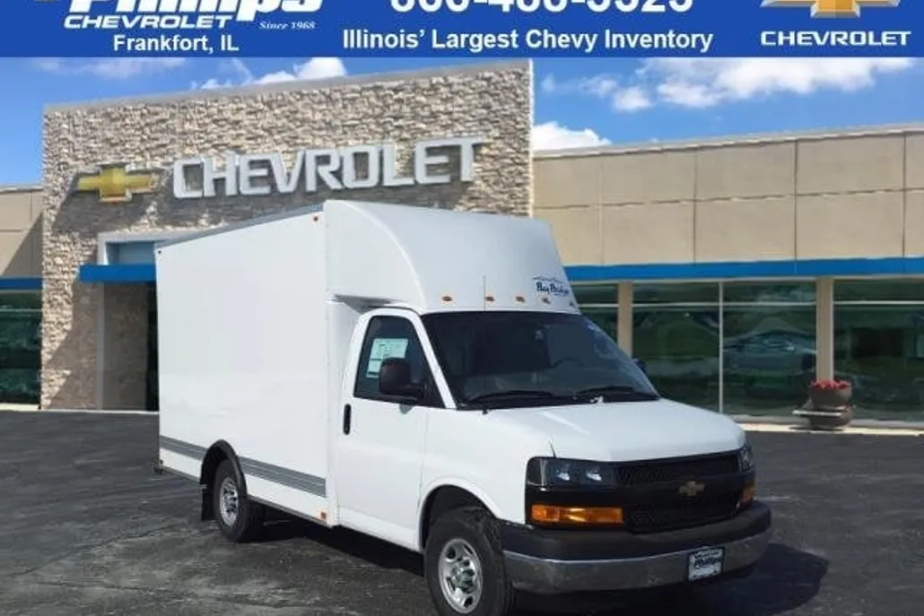 2024 Chevrolet Express 3500 Cutaway Van photo 1