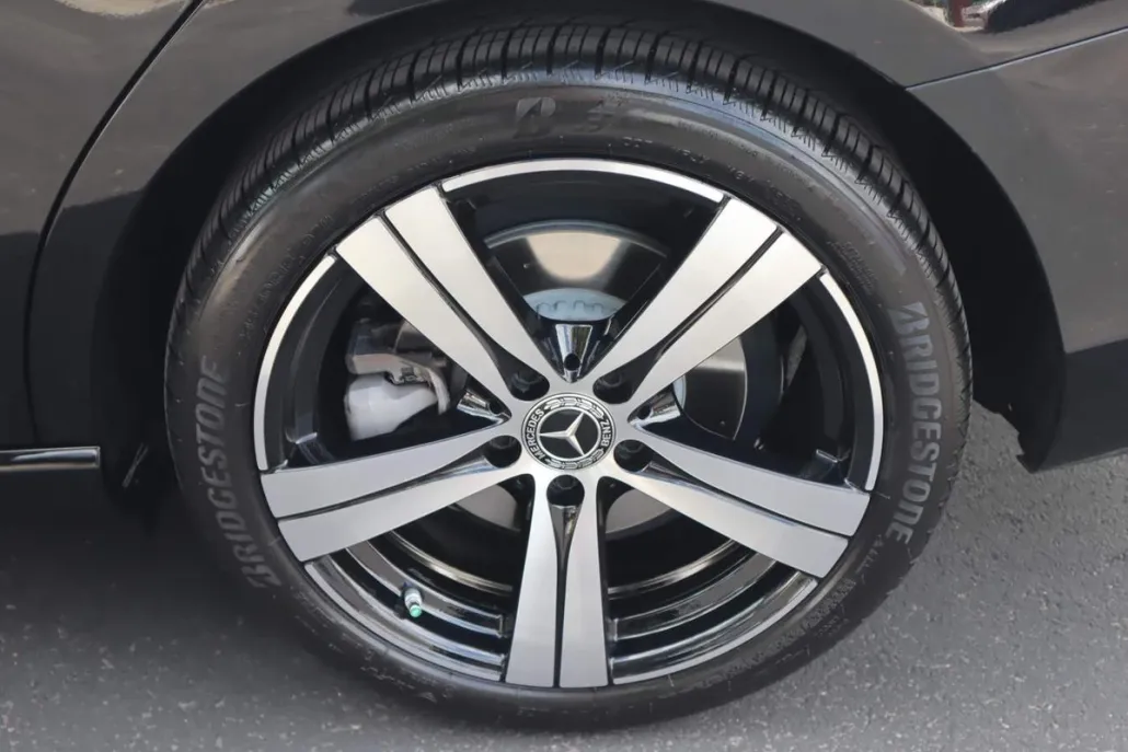2025 Mercedes Benz C 300 photo 1