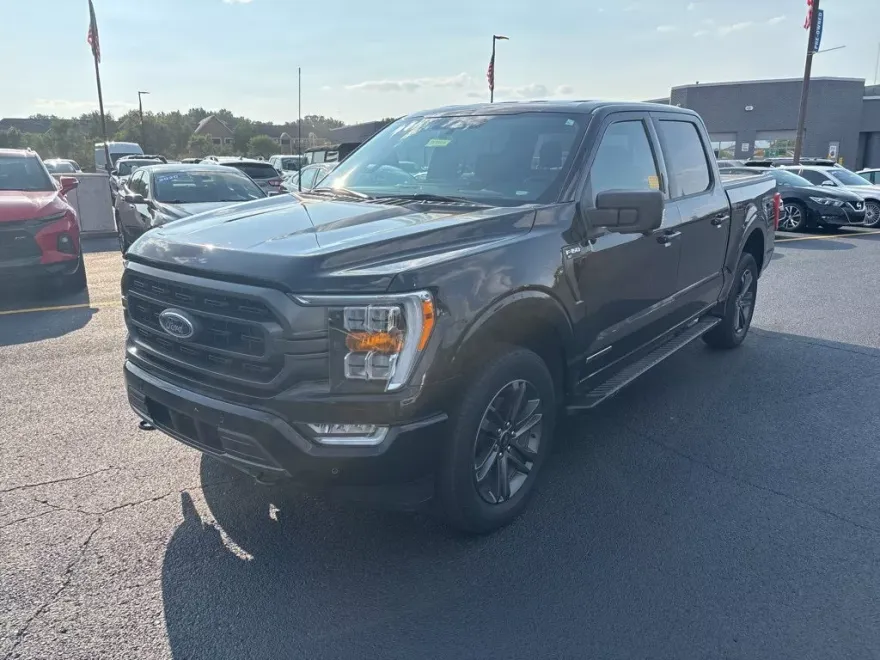 2023 Ford F-150 XLT photo 1