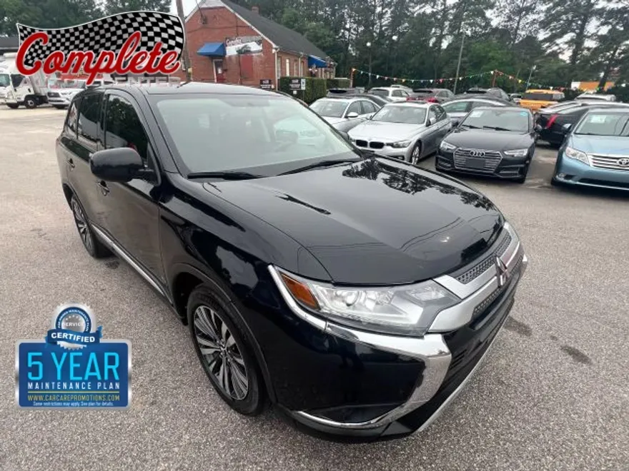 2020 Mitsubishi Outlander ES photo 1