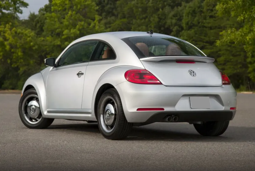 2015 Volkswagen Beetle 1.8T Classic photo 1