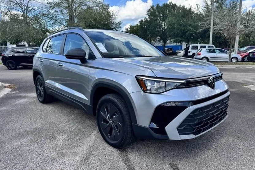 2025 Volkswagen Taos S photo 1