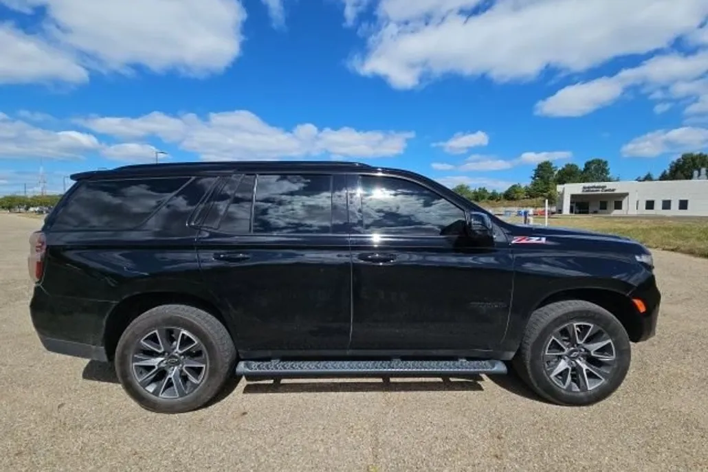 2021 Chevrolet Tahoe Z71 photo 1