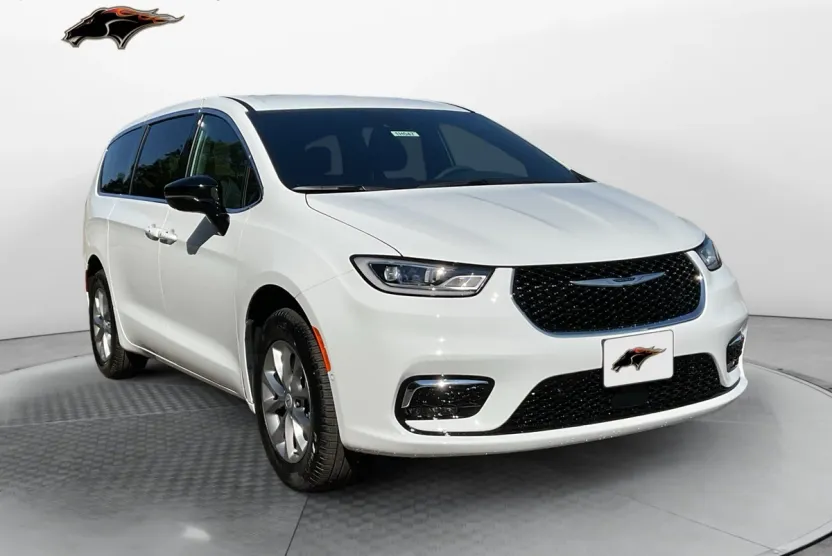 2026 Chrysler Pacifica photo 1
