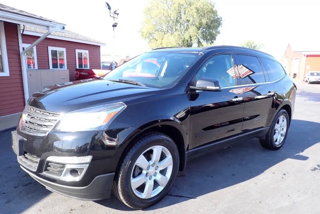 2017 Chevrolet Traverse 1LT photo 1