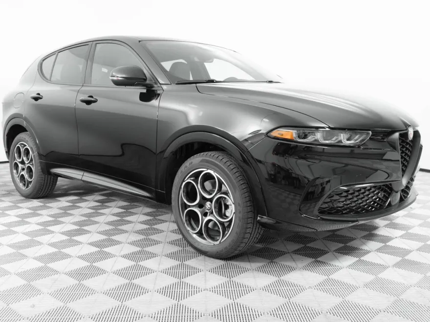 2025 Alfa Romeo Tonale photo 1