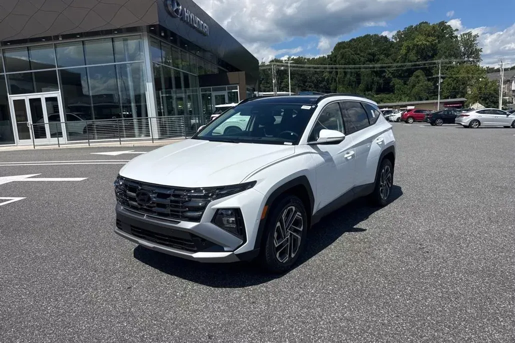 2025 Hyundai Tucson Hybrid Limited photo 1