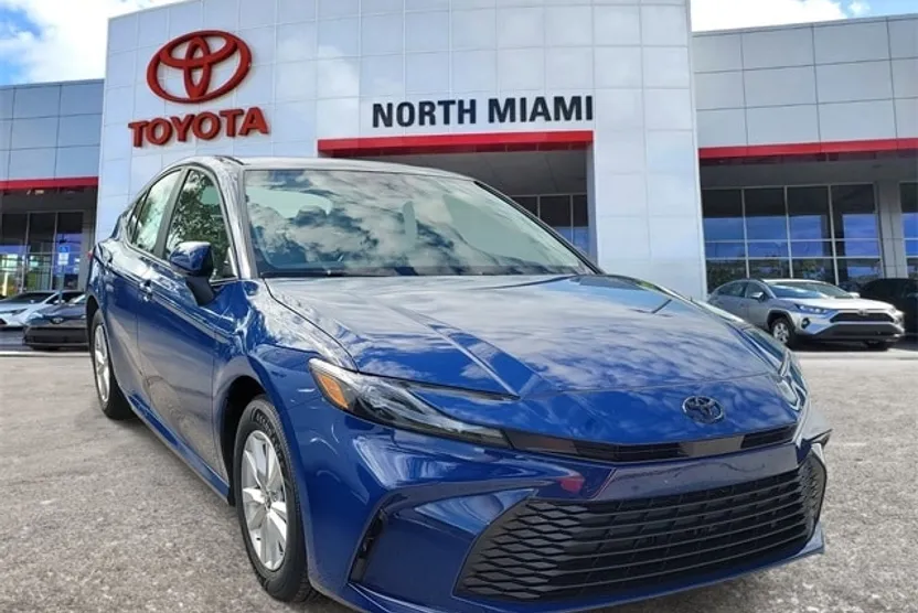2026 Toyota Camry LE photo 1