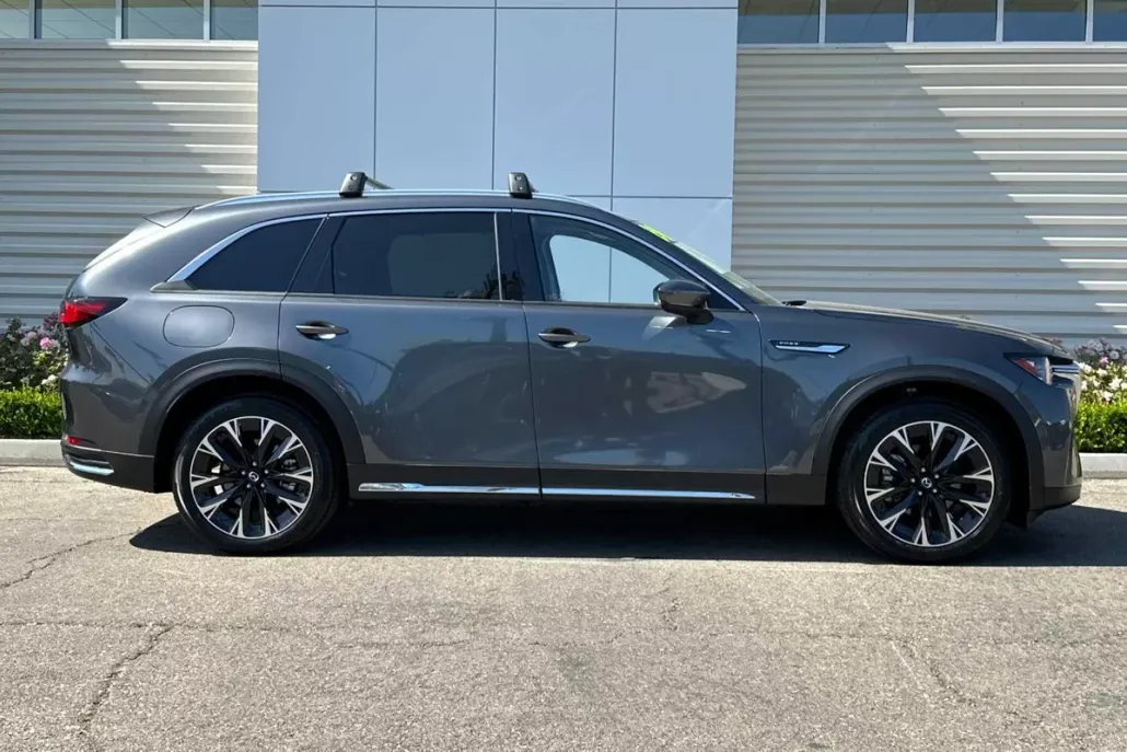 2024 Mazda CX-90 Premium photo 1