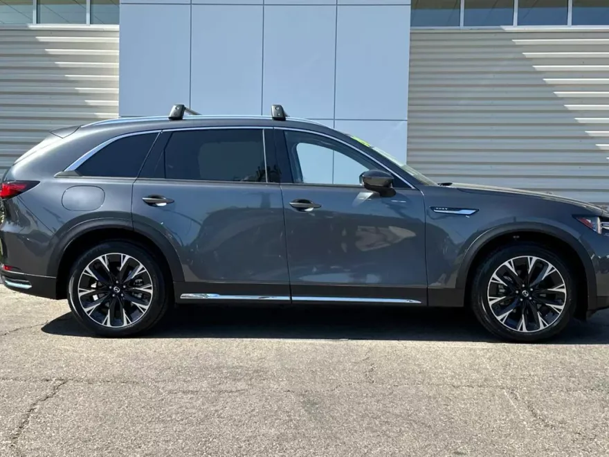 2024 Mazda CX-90 Premium photo 1