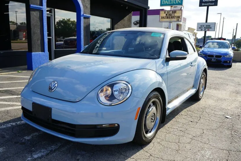 2012 Volkswagen Beetle 2.5L photo 1