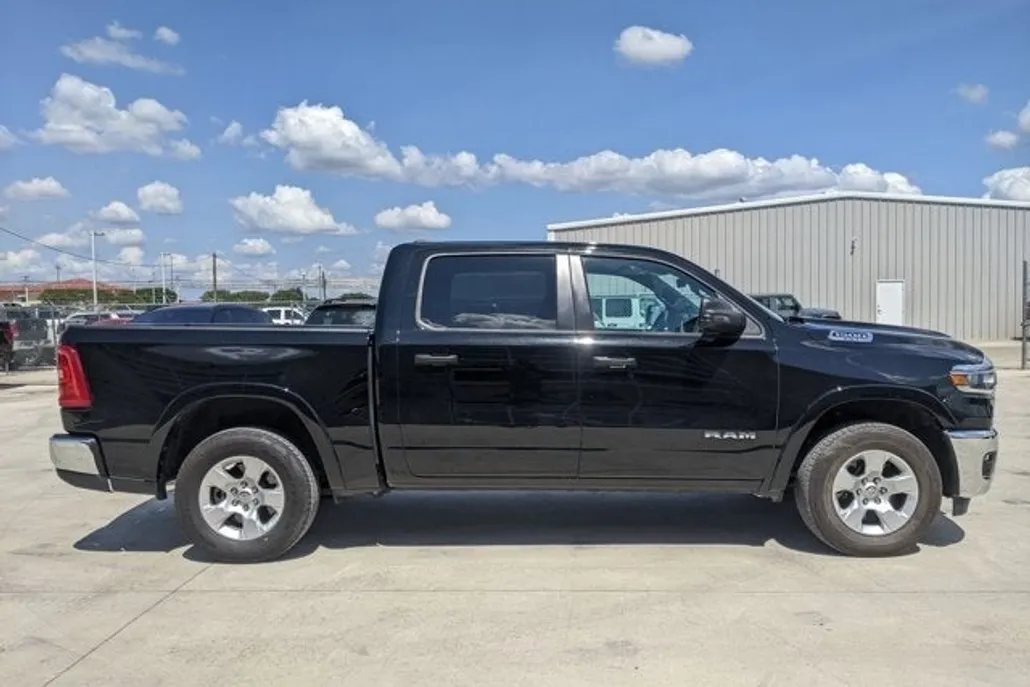 2025 Ram 1500 Big Horn photo 1