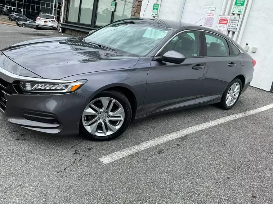 2019 Honda Accord LX photo 1
