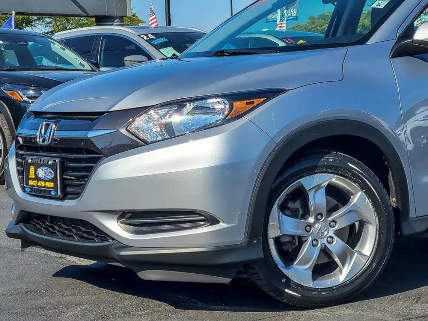 2017 Honda HR-V LX photo 1