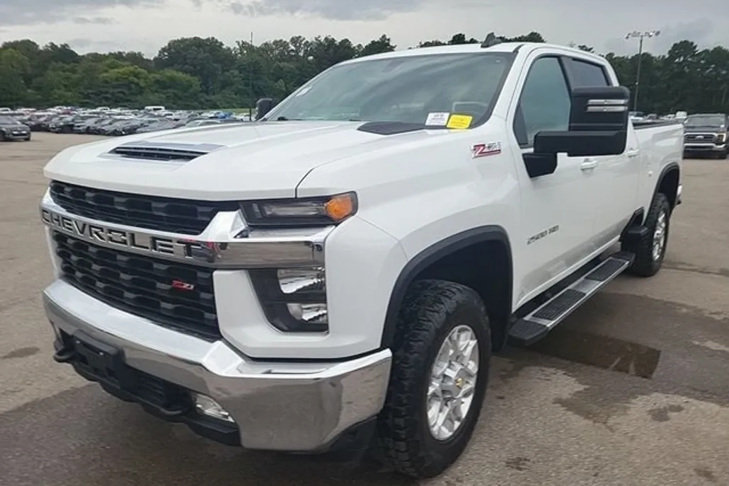 2023 Chevrolet Silverado 2500HD LT photo 1