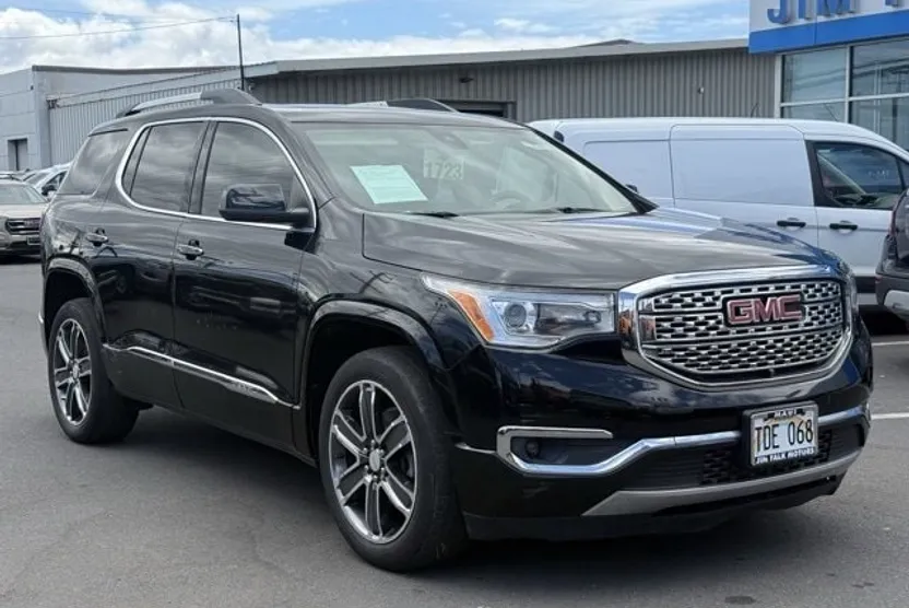 2017 Gmc Acadia Denali photo 1
