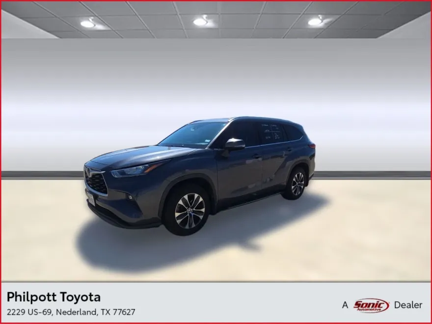 2020 Toyota Highlander XLE photo 1