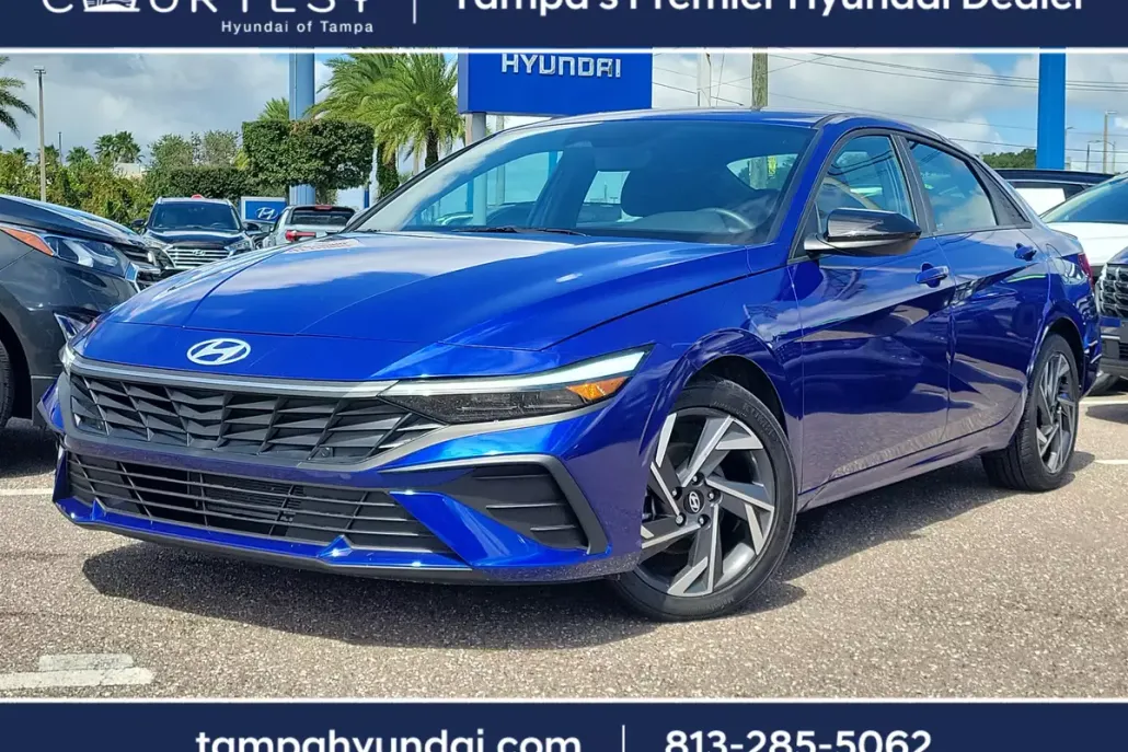 2025 Hyundai Elantra SEL Sport photo 1
