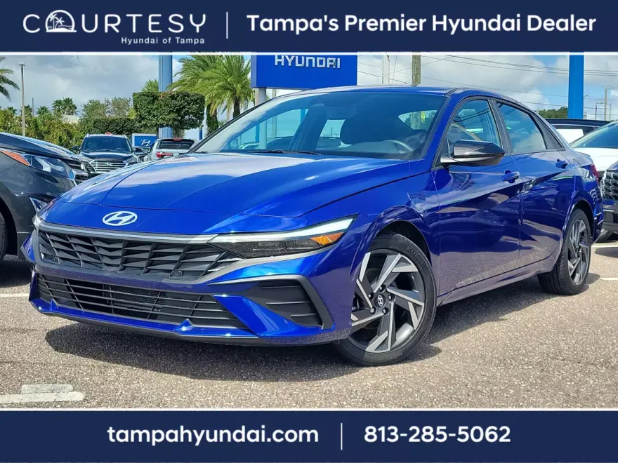 2025 Hyundai Elantra SEL Sport photo 1
