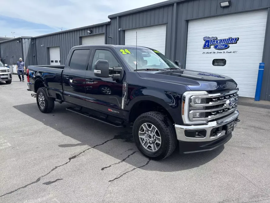 2024 Ford F-350 Lariat photo 1