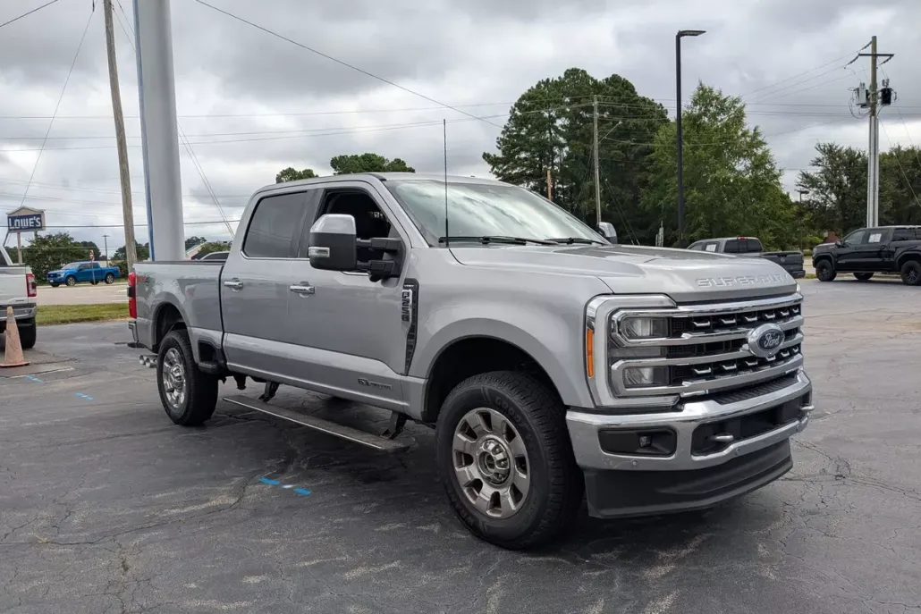 2023 Ford F-250 Lariat photo 1