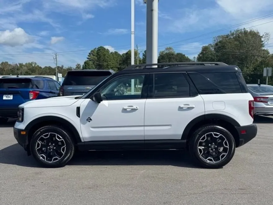 2025 Ford Bronco Sport Outer Banks photo 1