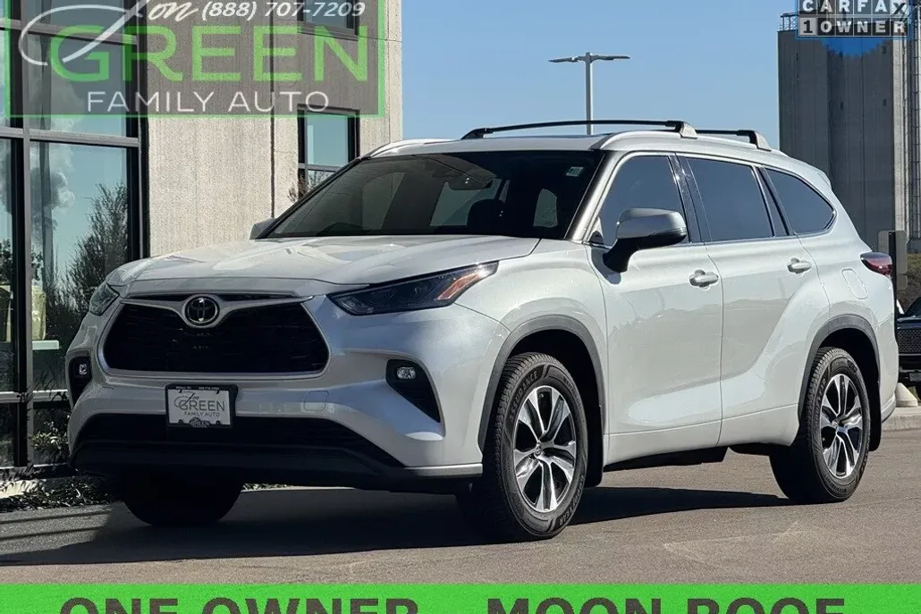 2022 Toyota Highlander XLE photo 1