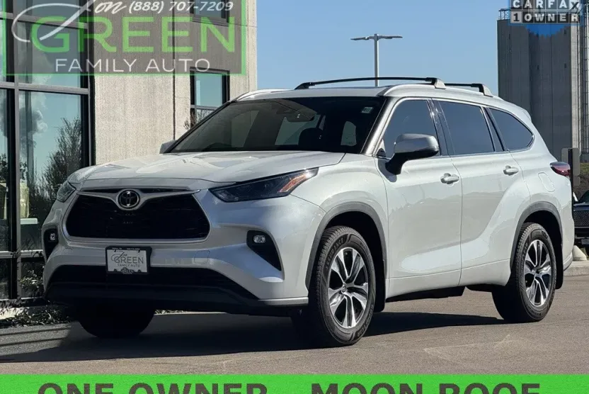 2022 Toyota Highlander XLE photo 1