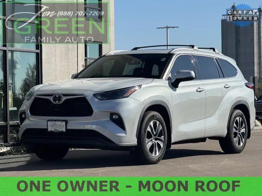 2022 Toyota Highlander XLE photo 1