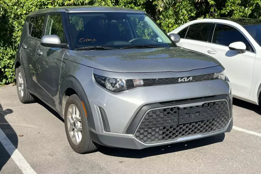 2023 Kia Soul LX photo 1