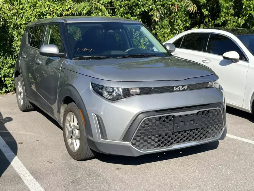 2023 Kia Soul LX photo 1
