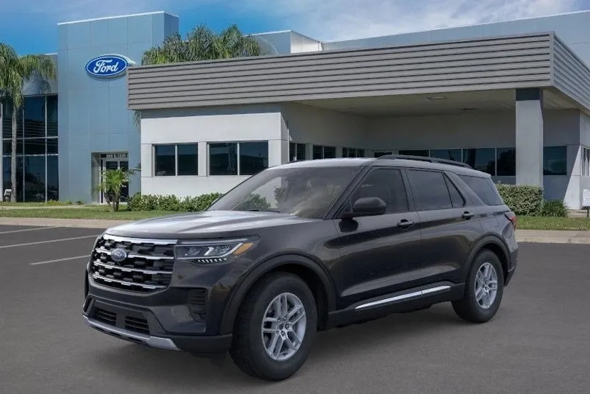 2025 Ford Explorer photo 1