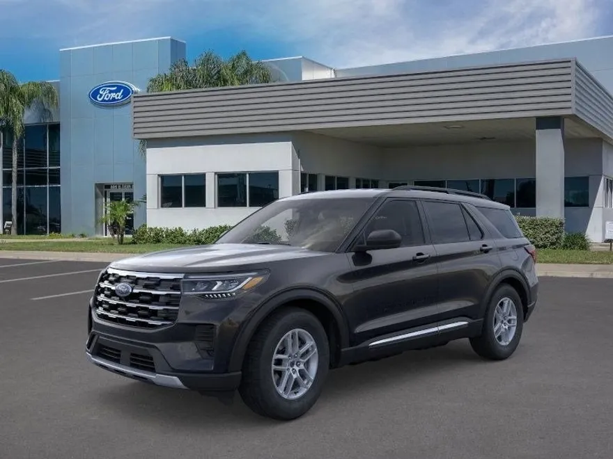 2025 Ford Explorer photo 1