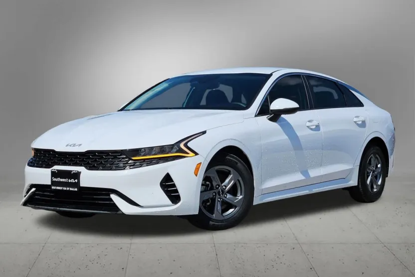2022 Kia K5 LXS photo 1