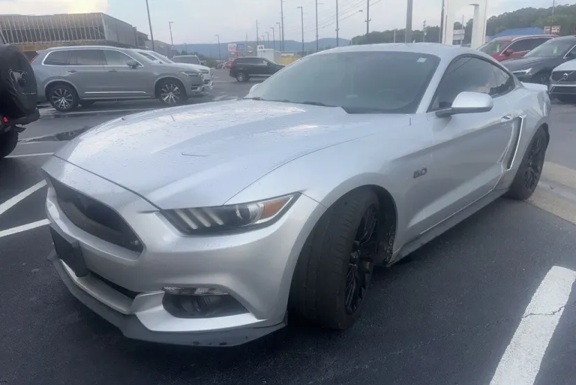 2015 Ford Mustang GT Premium photo 1