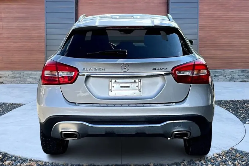 2018 Mercedes Benz GLA 250 4MATIC photo 1