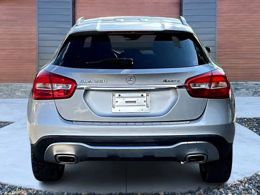 2018 Mercedes Benz GLA 250 4MATIC photo 1