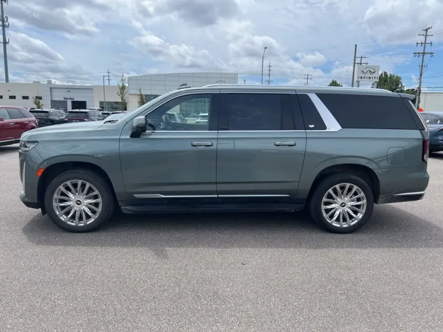 2024 Cadillac Escalade ESV Premium Luxury photo 1