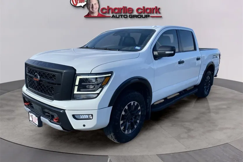 2021 Nissan Titan PRO-4X photo 1