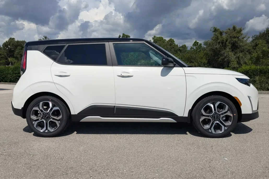 2025 Kia Soul EX photo 1