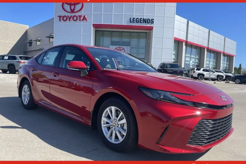 2026 Toyota Camry LE photo 1