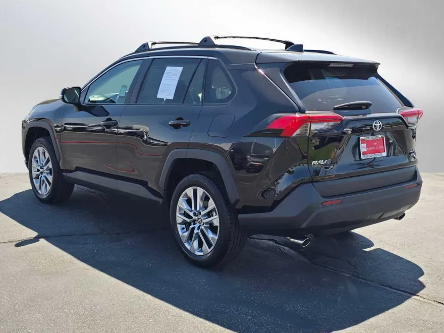 2025 Toyota RAV4 XLE Premium photo 1