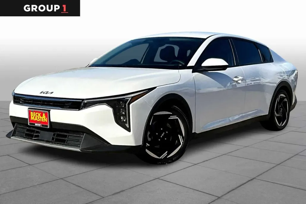 2025 Kia K4 EX photo 1