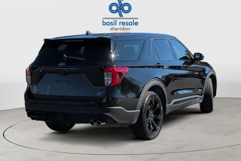 2022 Ford Explorer ST photo 1