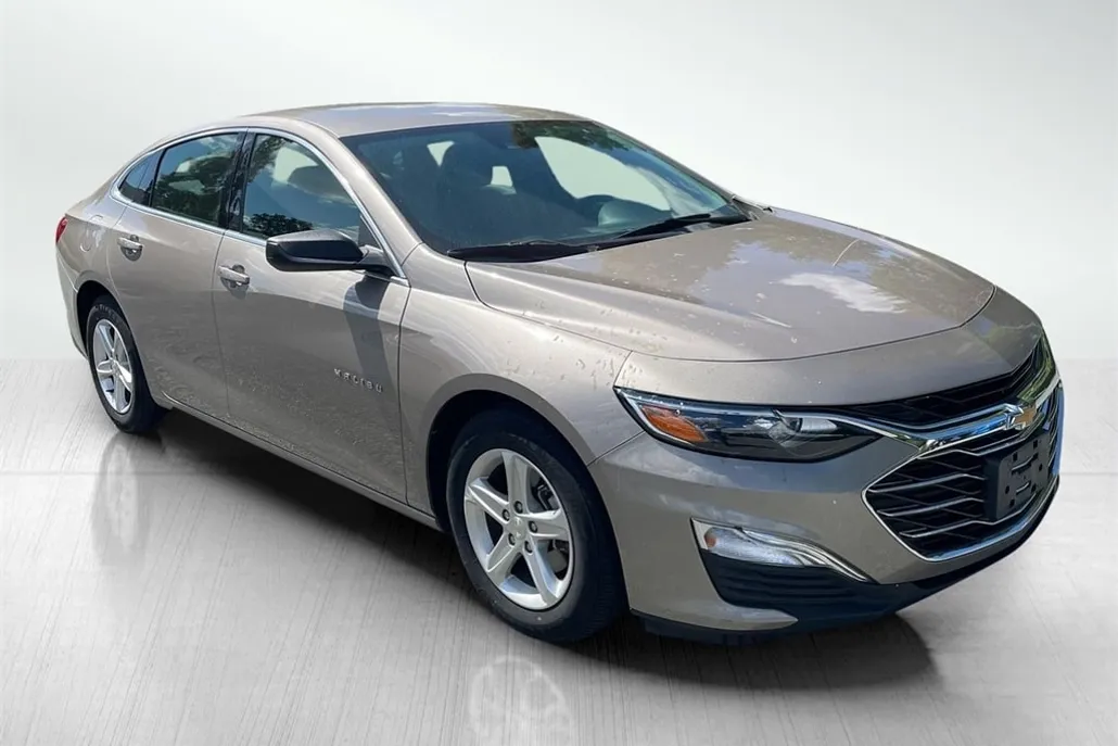 2023 Chevrolet Malibu photo 1