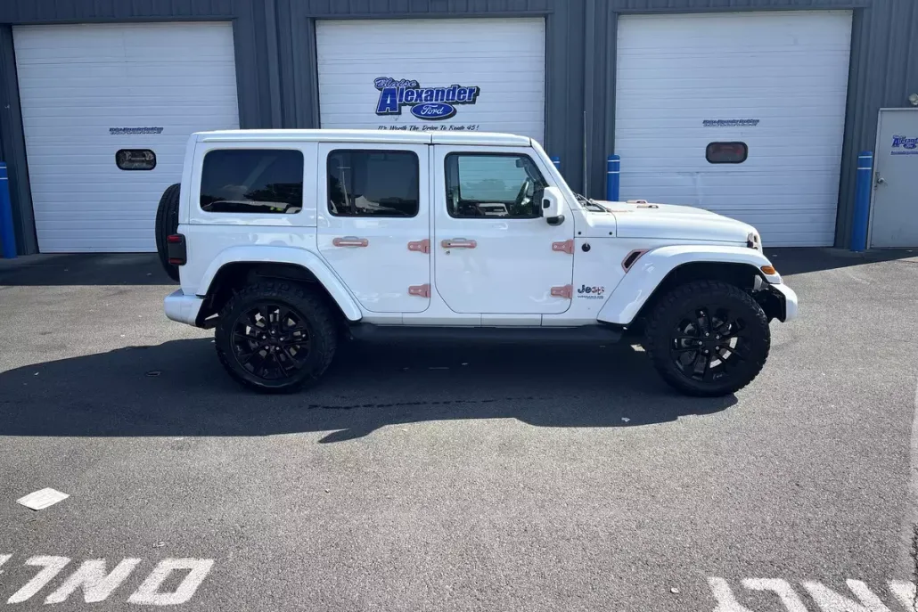 2021 Jeep Wrangler 4xe Sahara High Altitude photo 1