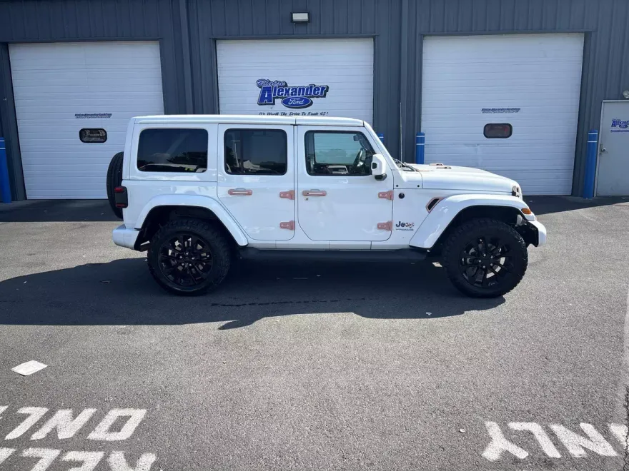 2021 Jeep Wrangler 4xe Sahara High Altitude photo 1