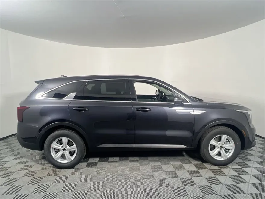 2026 Kia Sorento LX photo 1