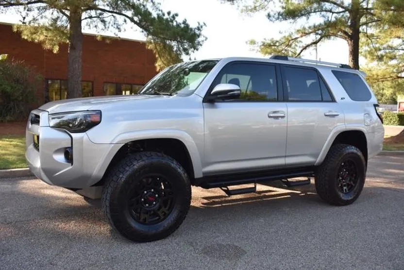 2020 Toyota 4Runner TRD Off-Road Premium photo 1