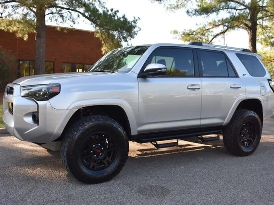 2020 Toyota 4Runner TRD Off-Road Premium photo 1